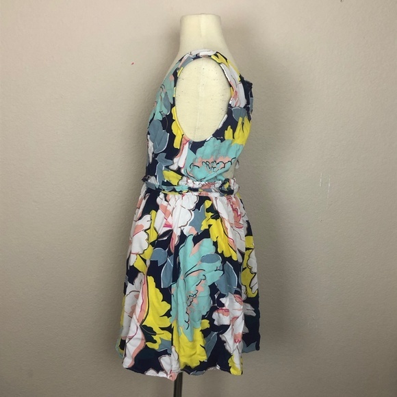 Charlotte Russe Sleeveless Floral Mini Dress Large - Picture 2 of 7